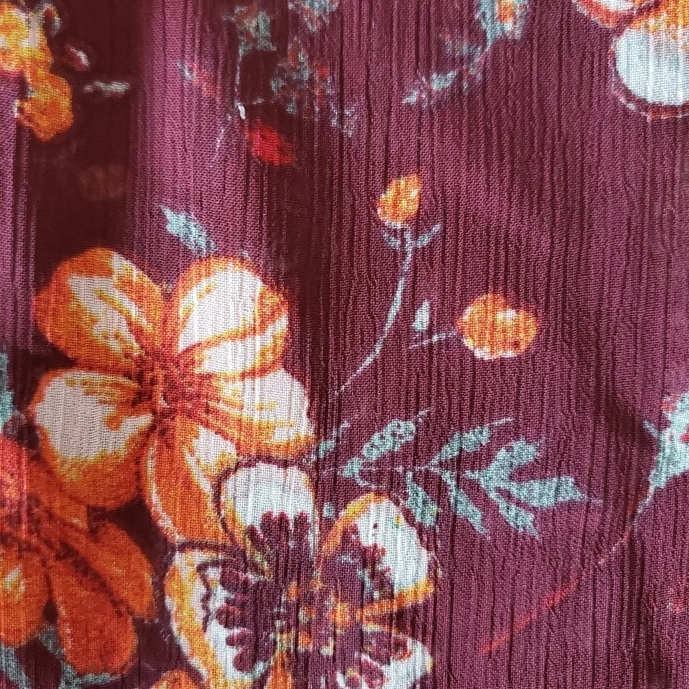 ⭐3/$25⭐ Reitmans Women's Sheer Ruffled Floral Top Size L - Picture 4 of 12